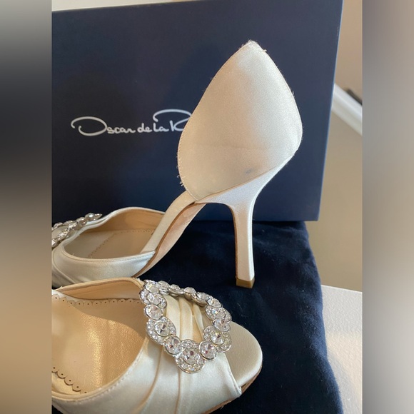 Oscar de la Renta heels pumps - Ivory Satin - Size 5.5 - Picture 7 of 11